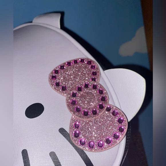 Hello Kitty Makeup Bag - Picture 4 of 9